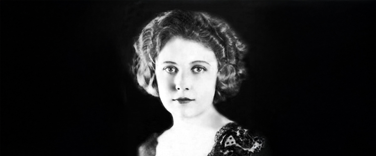 <p>Edna Purviance</p>